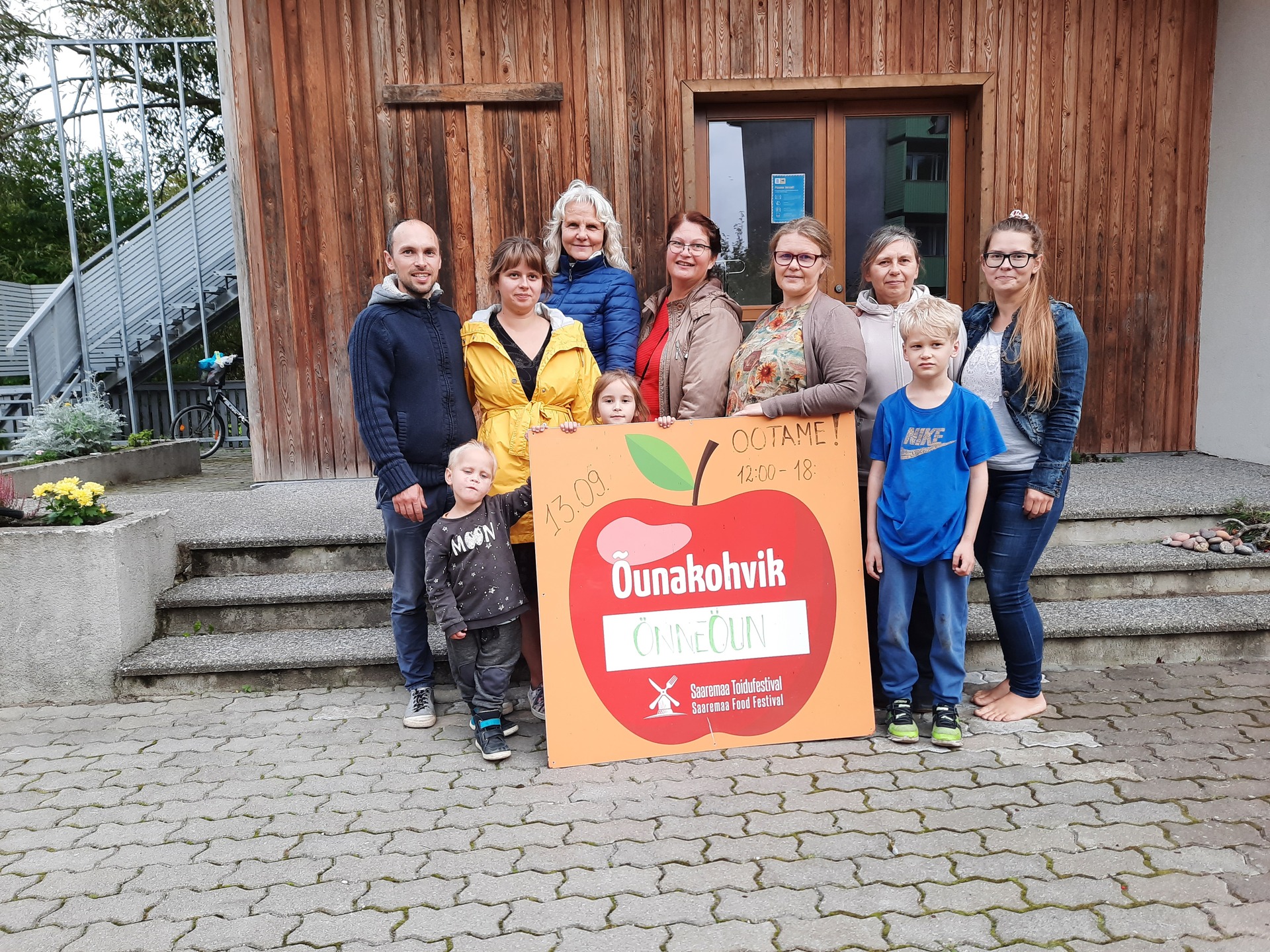 Kuressaare kogudus osales õunakohvikute päeval
